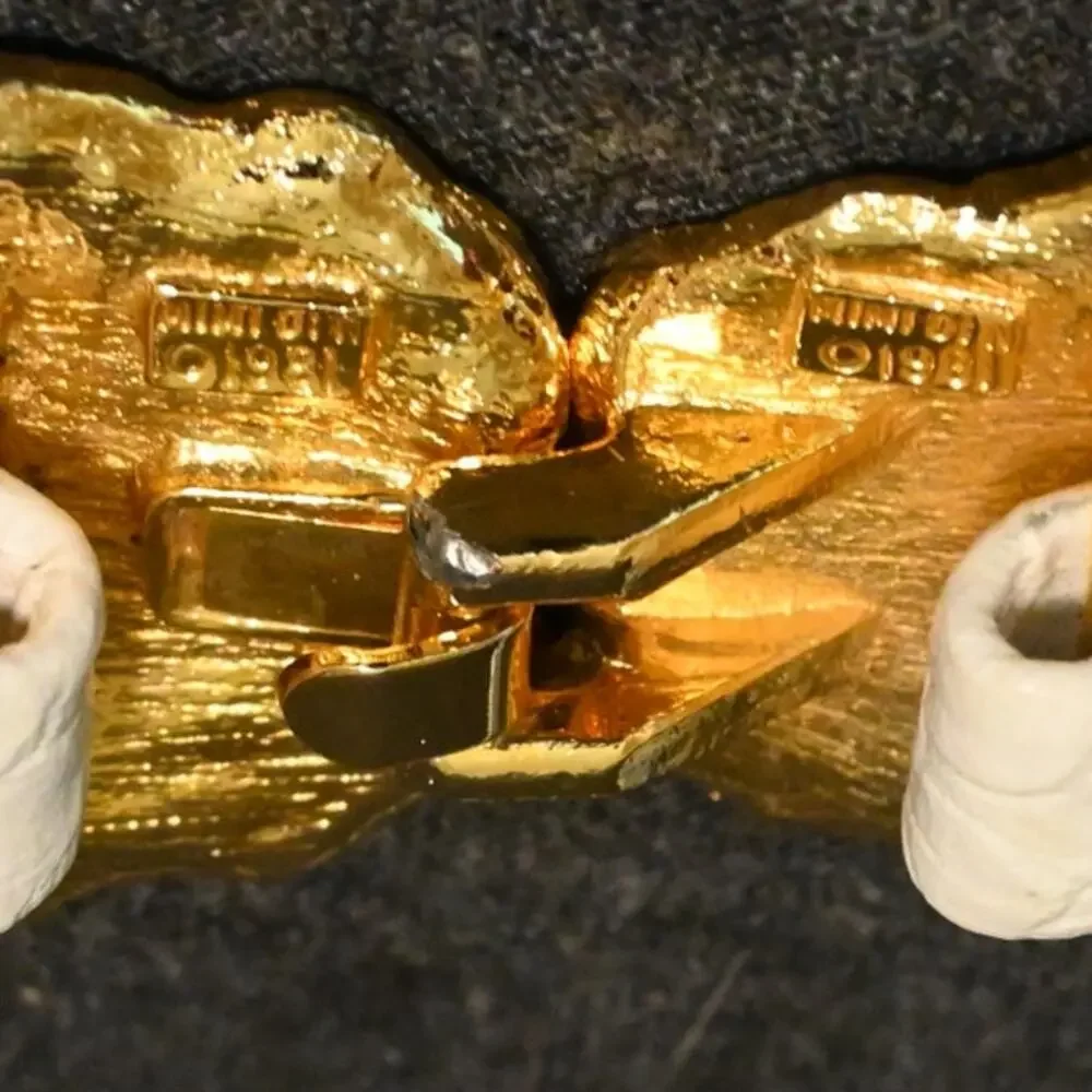 VINTAGE Mimi Di N 1981 Gold Tone Leaf Belt Clasp Buckle 28